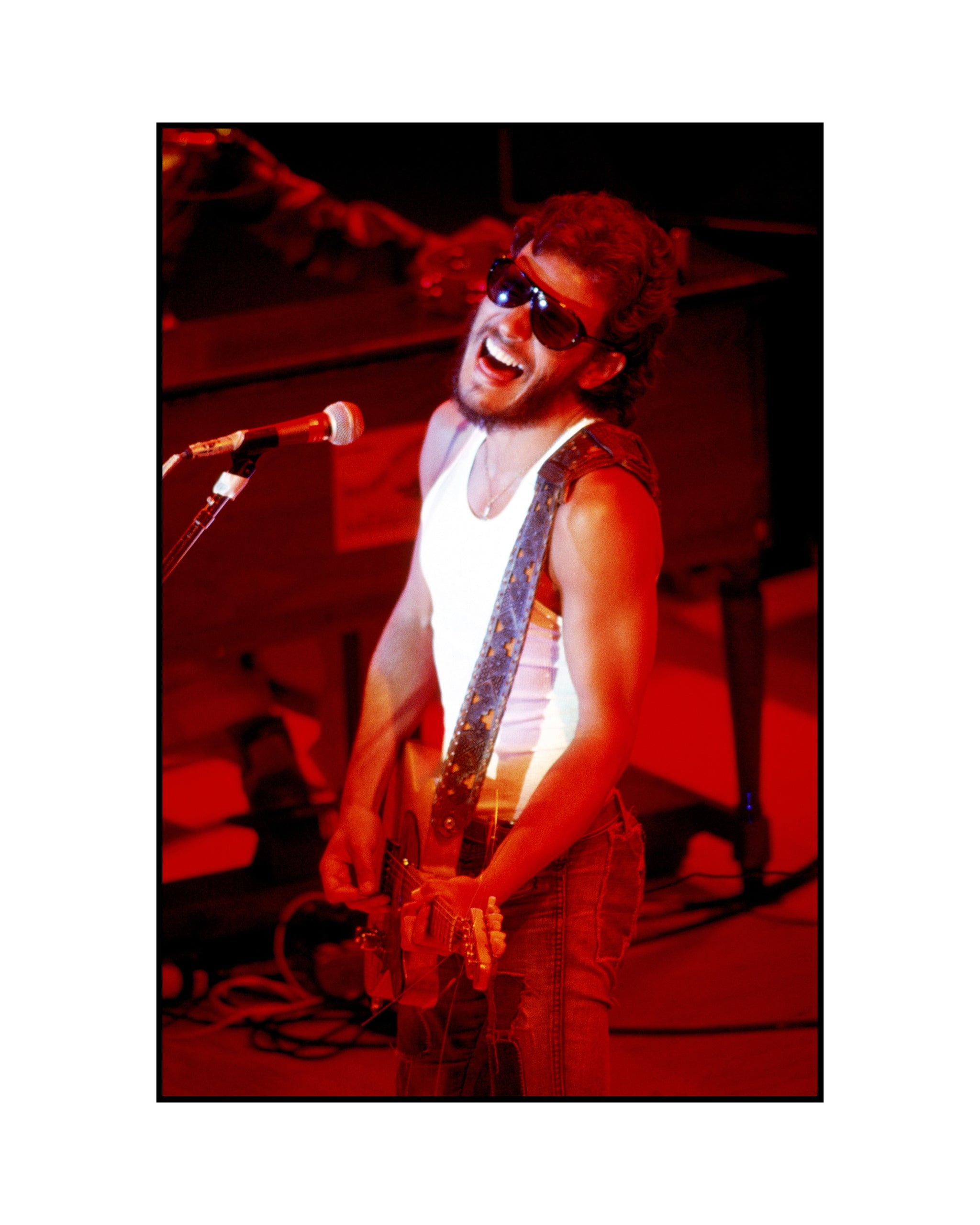 B_Springsteen_SunGlasses_Red8x